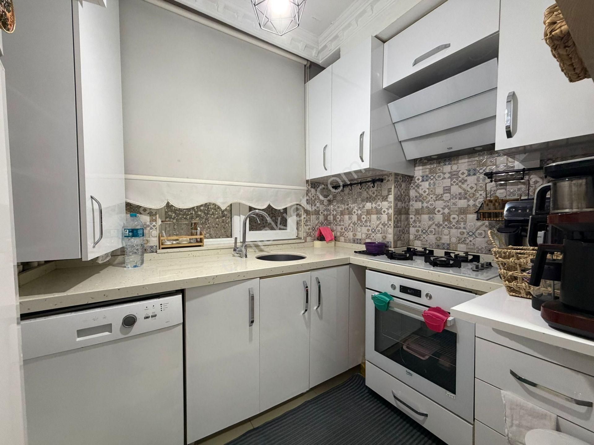 Bahçelievler'de 14 Yıllık Binada K.otoparklı 2+1 Ara Kat - Görsel 16