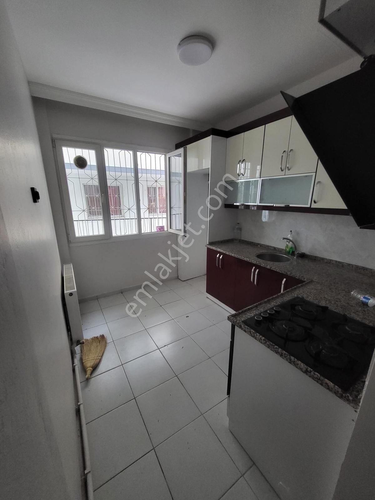 Turpa'dan Şirinyer Merkez Noktada Giriş Kat Kiralık 3+1 Daire - Görsel 10