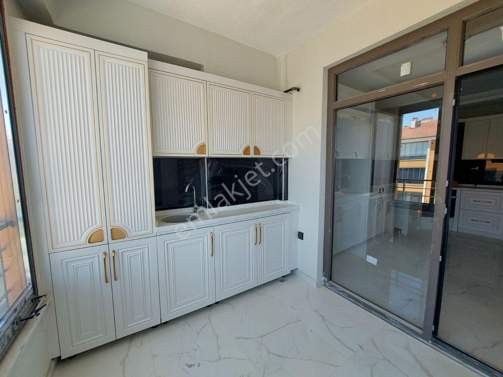 Selahattin Eyyubi Mah.de 3+1 Son Arakat Dairemiz Sahibini Arıyor - Görsel 7