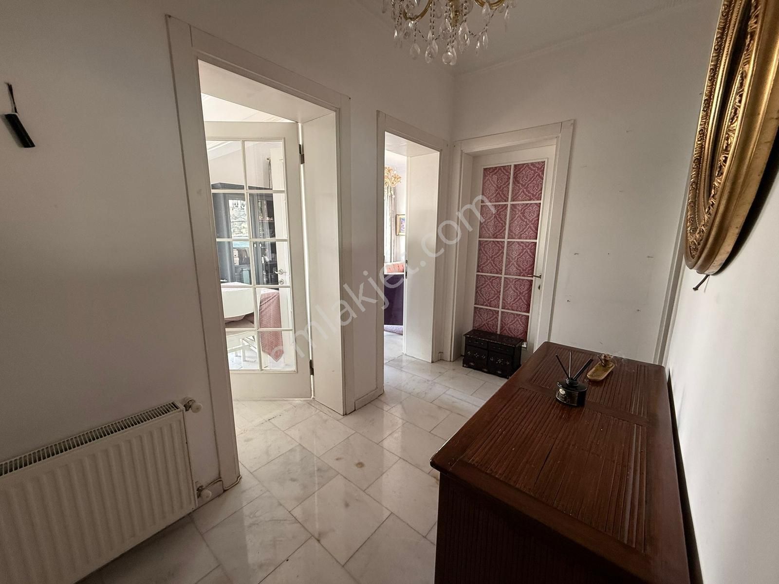 Çengelköy 'de Boğaz Manzaralı Geniş Kullanım 1+1 Satılık Daire - Görsel 13