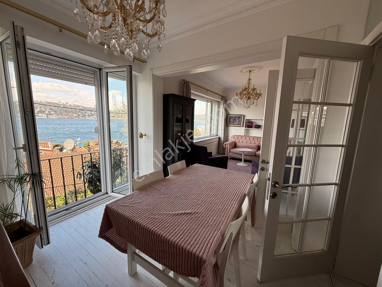 Çengelköy 'de Boğaz Manzaralı Geniş Kullanım 1+1 Satılık Daire - Görsel 27