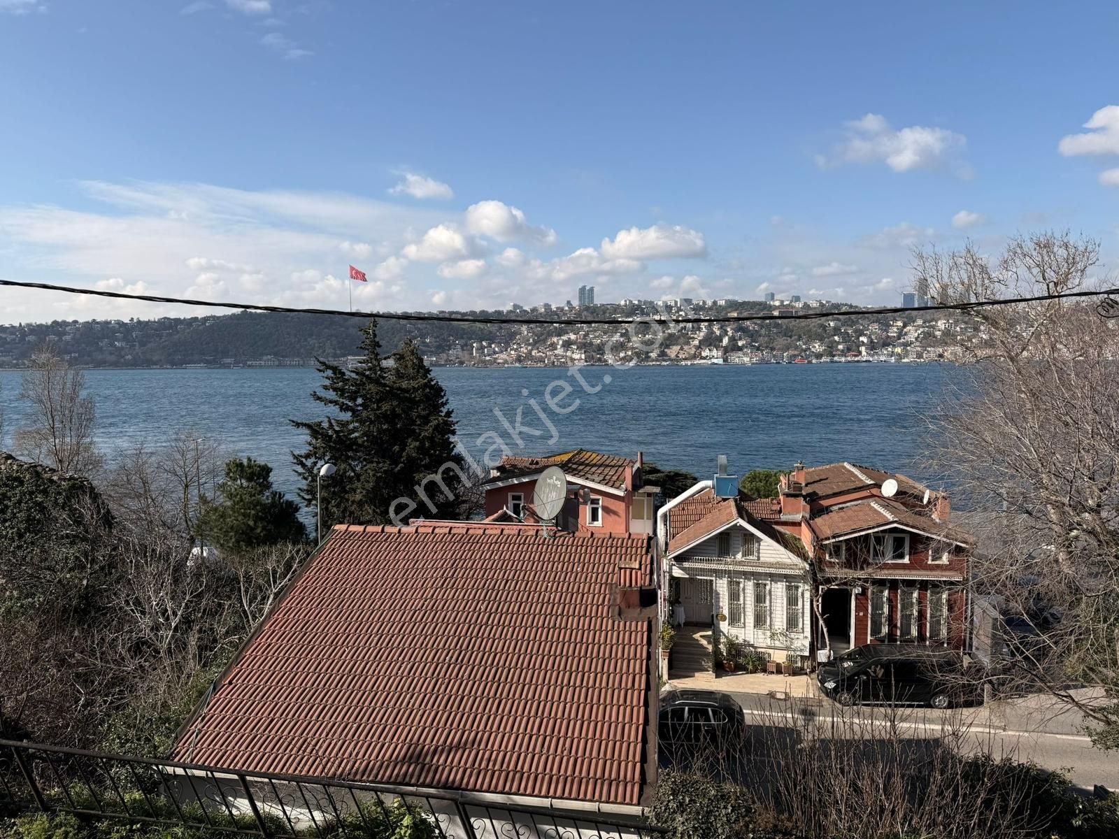 Çengelköy 'de Boğaz Manzaralı Geniş Kullanım 1+1 Satılık Daire - Görsel 4