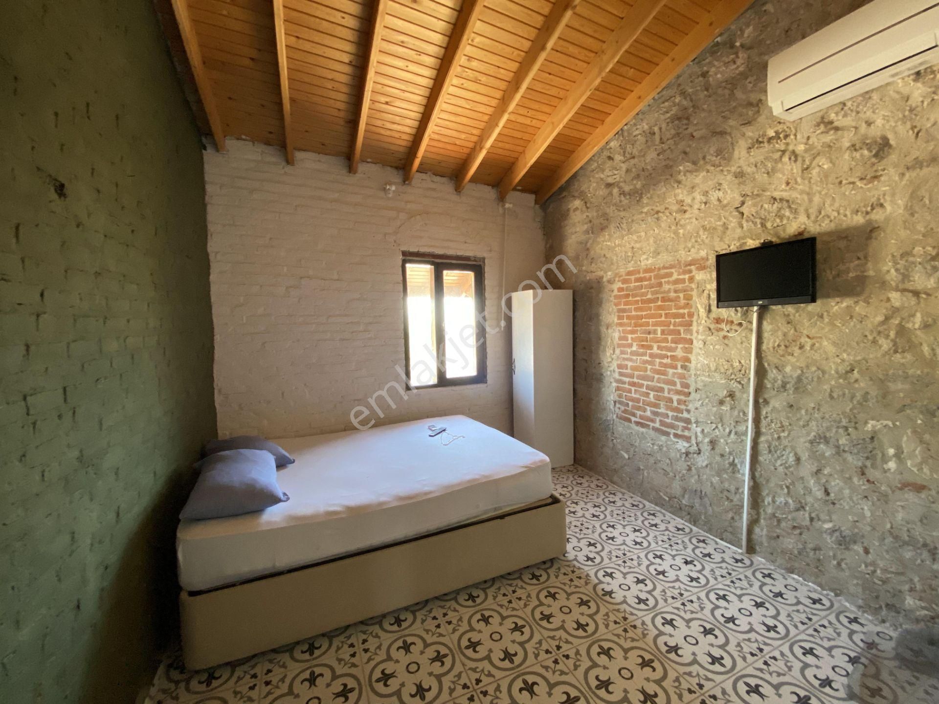 Balıkesir Ayvalık Kucukkoy De Satılık Taş Bina.tarihi Eser - Görsel 17