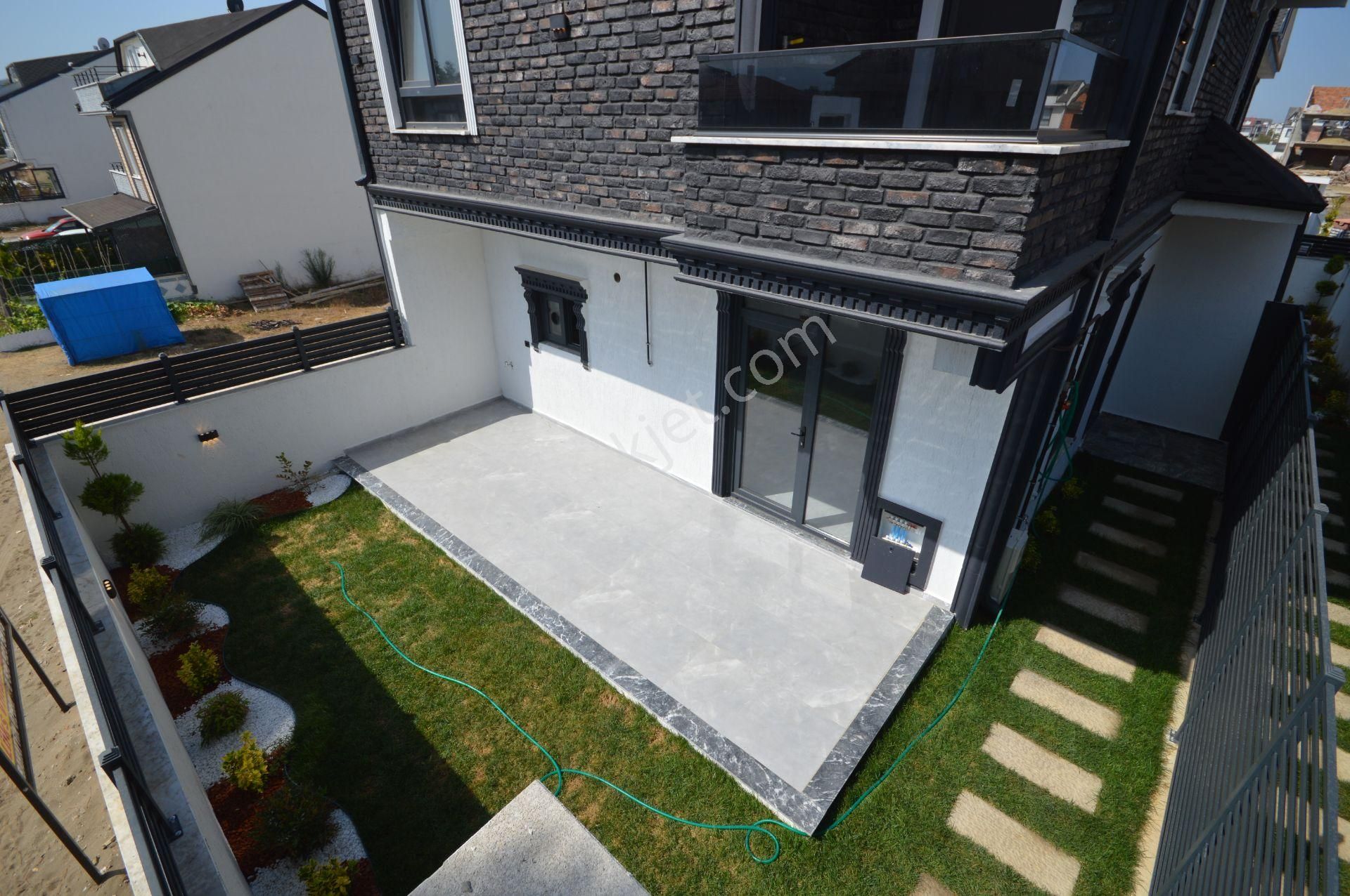 Kocaali De Deniz Manzaralı, Geniş Bahçeli, Zarif Ve Şık 3+1 Villa - Görsel 4