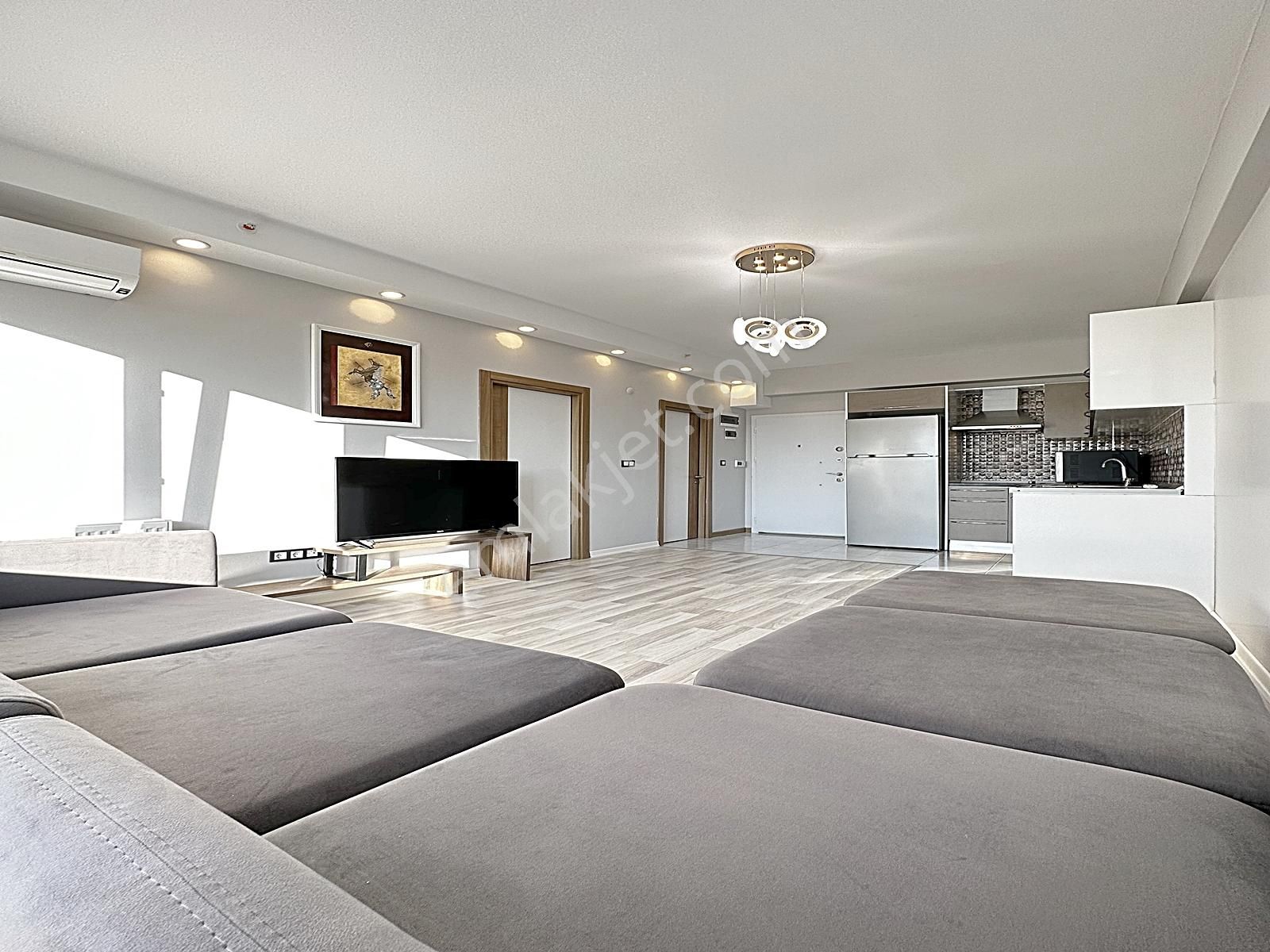 Lıon Yapıdan Metrobüse Yakın Site İçi Havuz+güvenlikli 1+1 Daire - Görsel 8