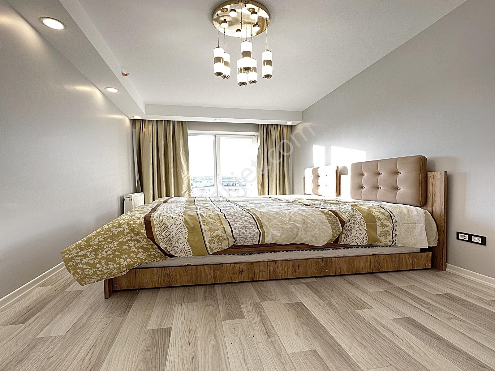 Lıon Yapıdan Metrobüse Yakın Site İçi Havuz+güvenlikli 1+1 Daire - Görsel 4