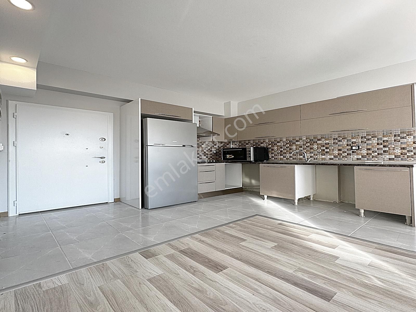 Lıon Yapıdan Metrobüse Yakın Site İçi Havuz+güvenlikli 1+1 Daire - Görsel 13