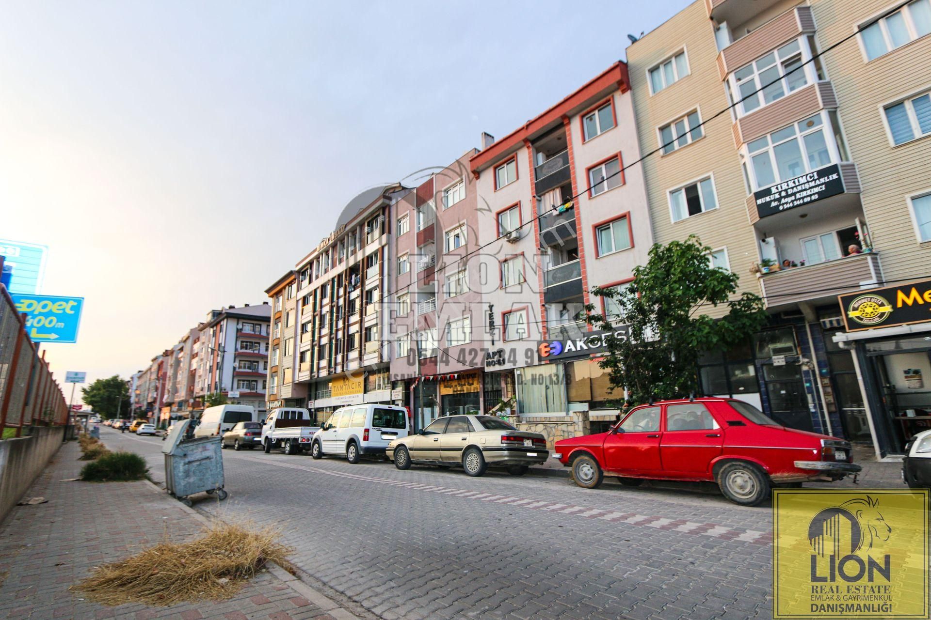 🟨⬛lıon Emlak'tan Bandırma 600evler'de İşlek Ana Cadde Üzerinde , Tadilatlı 2+1 Satılık Daire⬛🟨