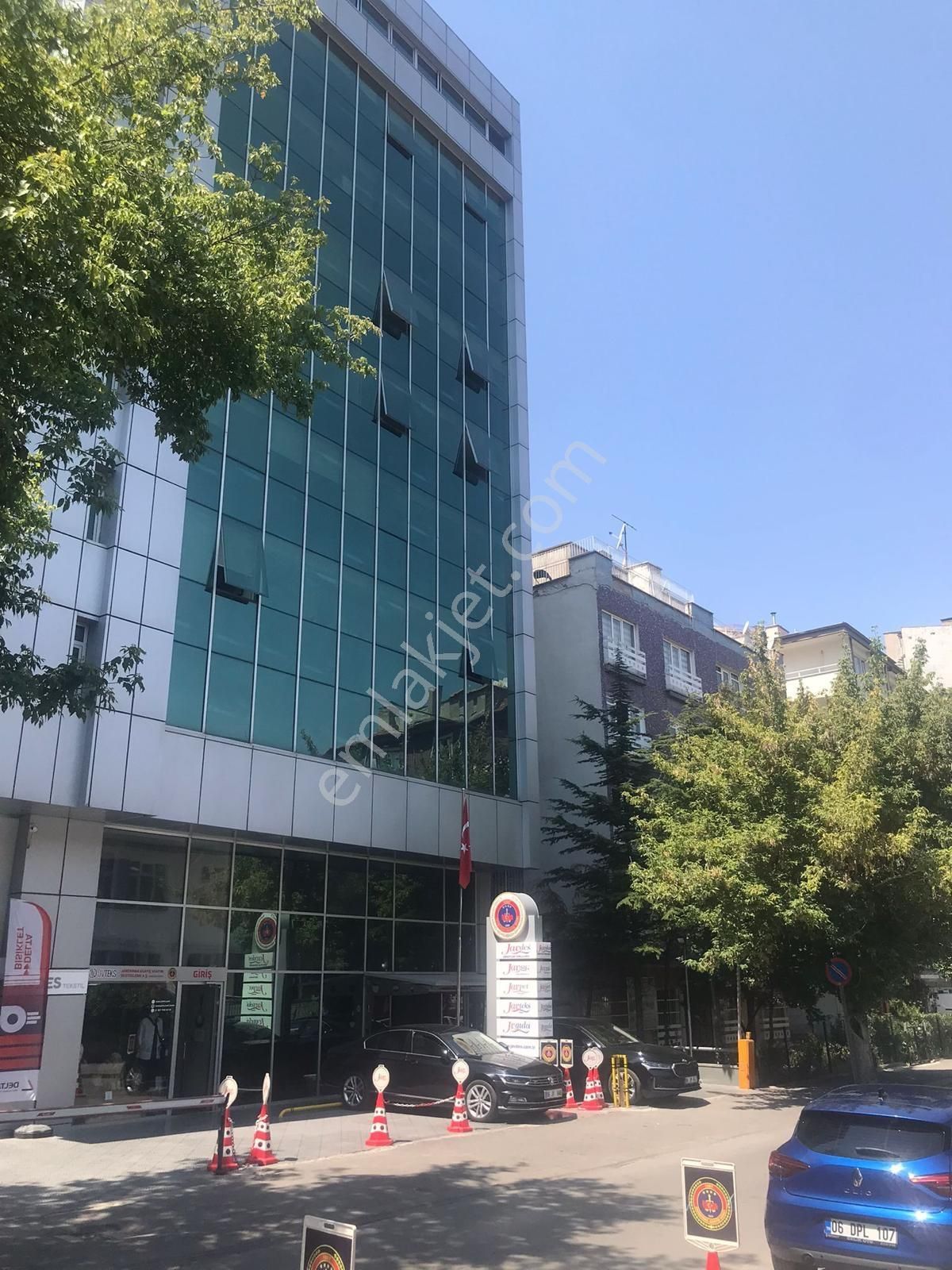 Kızılay Yeşilırmakta Konut, İşyeri Javdes Yanı Mükemmel 2+1 Boş - Görsel 24