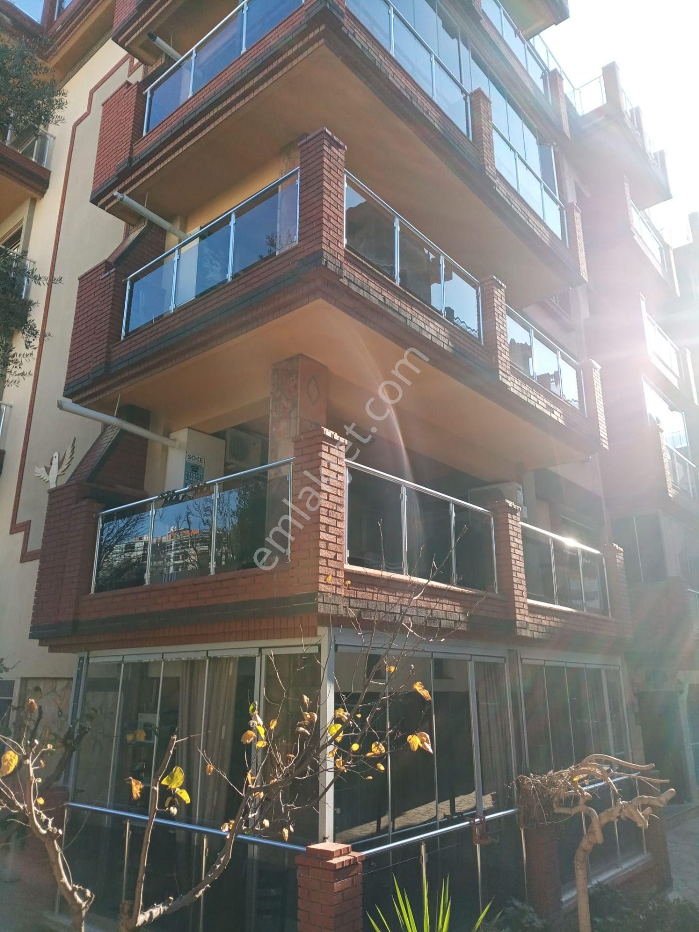 Kuşadası Ege Mahallesi’nde Satılık Kısmi Eşyalı 2+1 Bahçe Katı Daire - Görsel 15