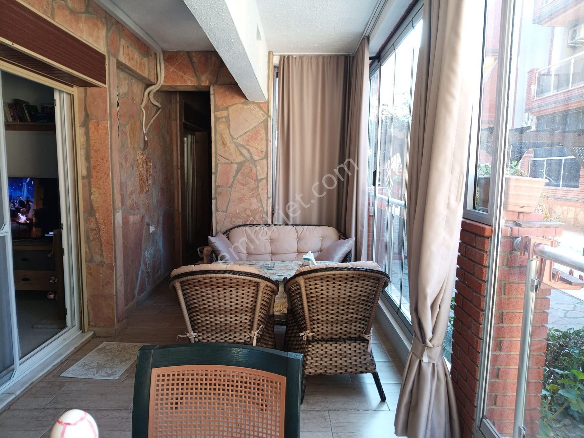 Kuşadası Ege Mahallesi’nde Satılık Kısmi Eşyalı 2+1 Bahçe Katı Daire - Görsel 13