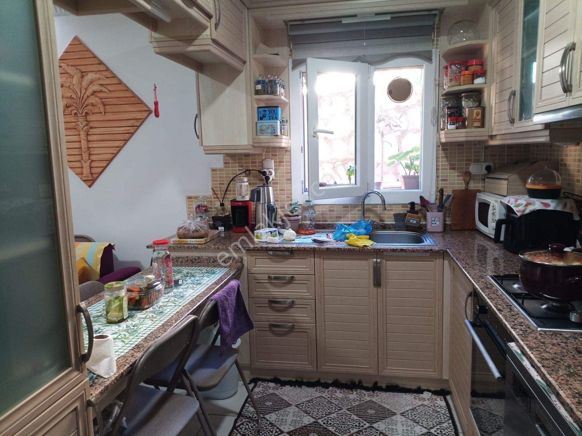 Kuşadası Ege Mahallesi’nde Satılık Kısmi Eşyalı 2+1 Bahçe Katı Daire - Görsel 7