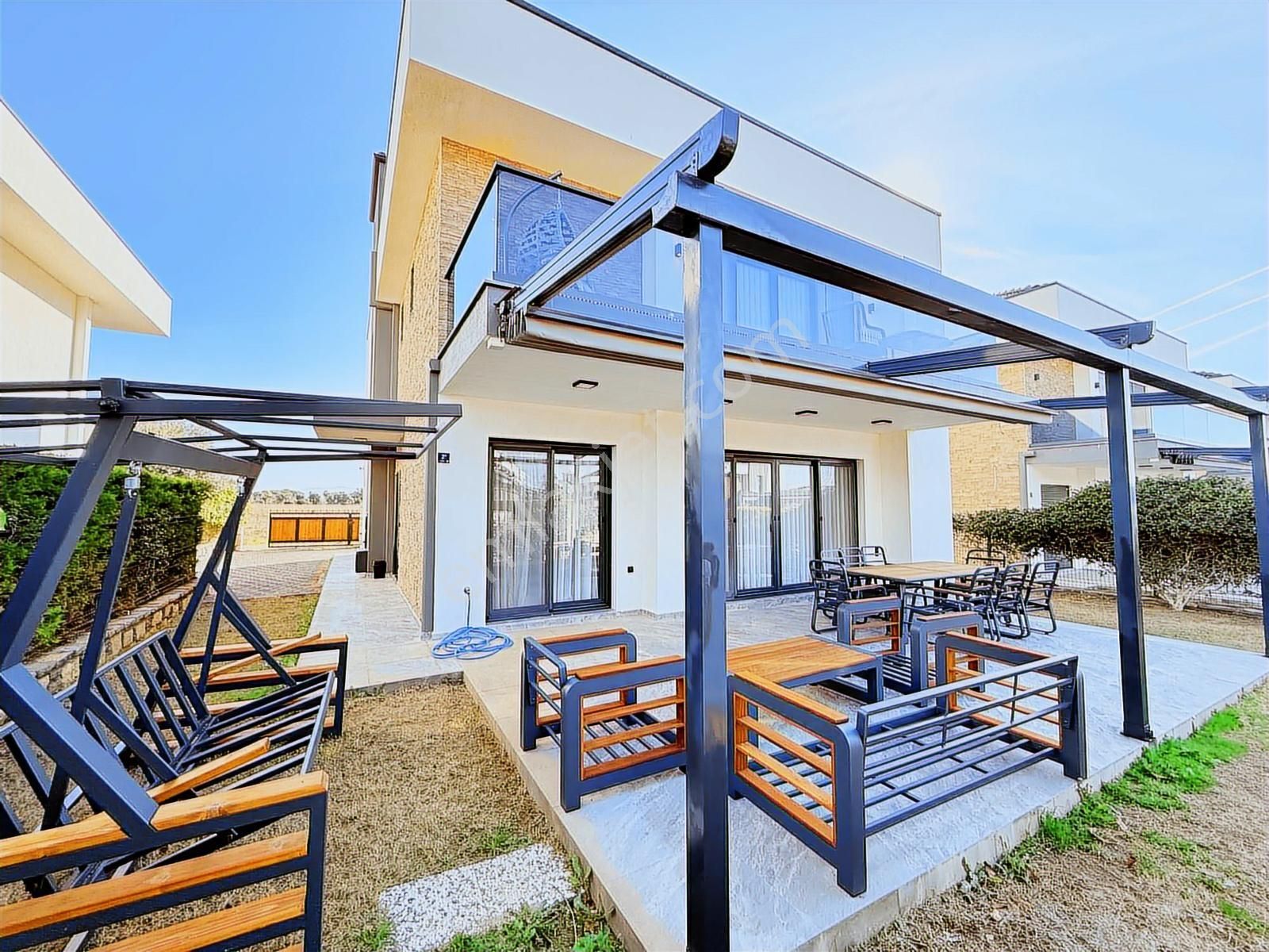 500 M2 Arsada Müstakil Villa