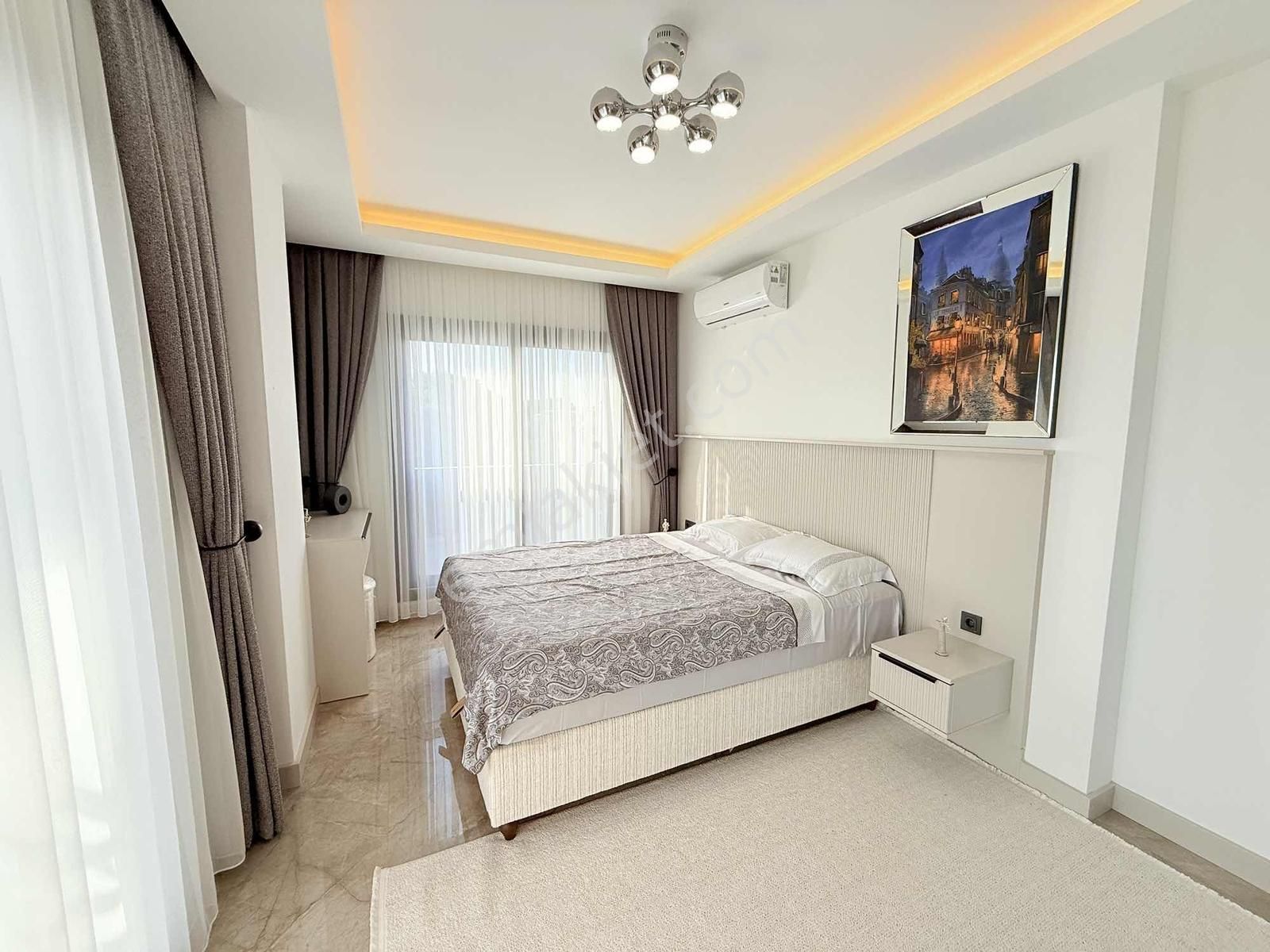 Altınkumda Denize 600 Mt Lüks Eşyalı Villa - Görsel 19