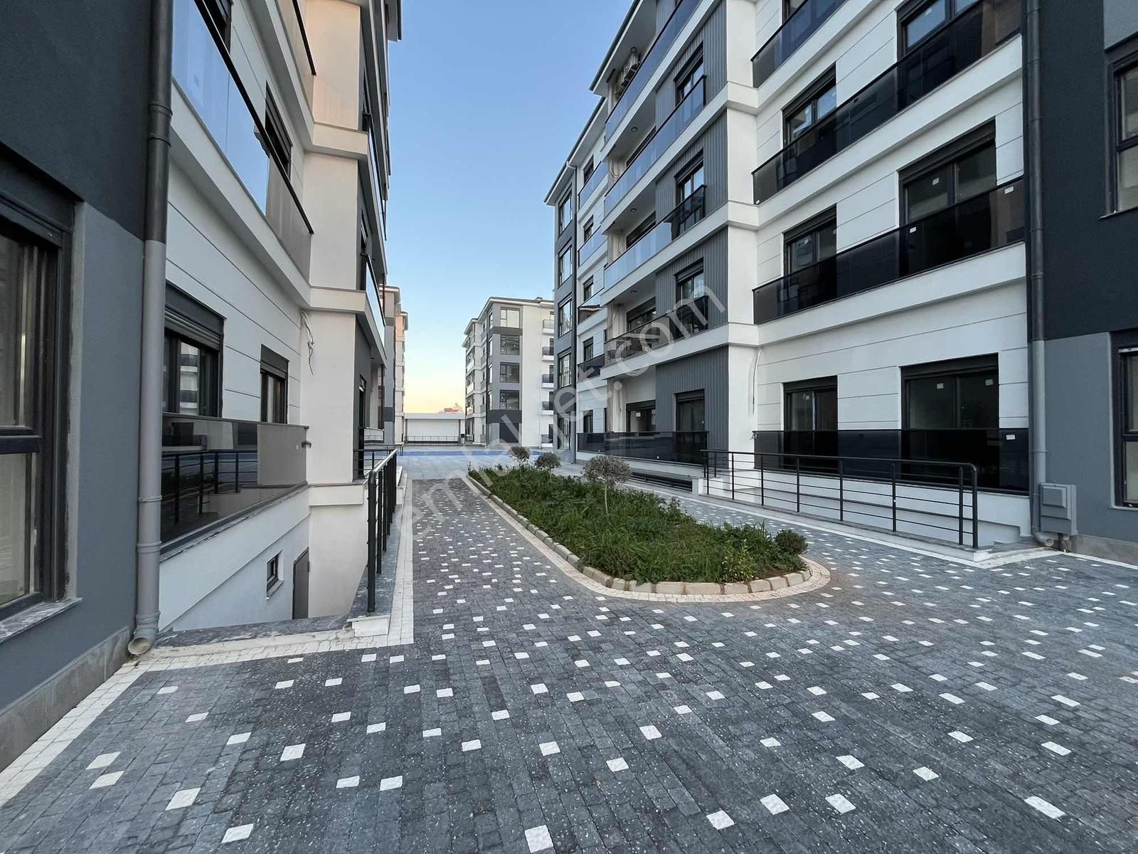 Balo Gayrimenkul'den Acil Döşemealtı Havuzlu Site 2+1 Daire - Görsel 28