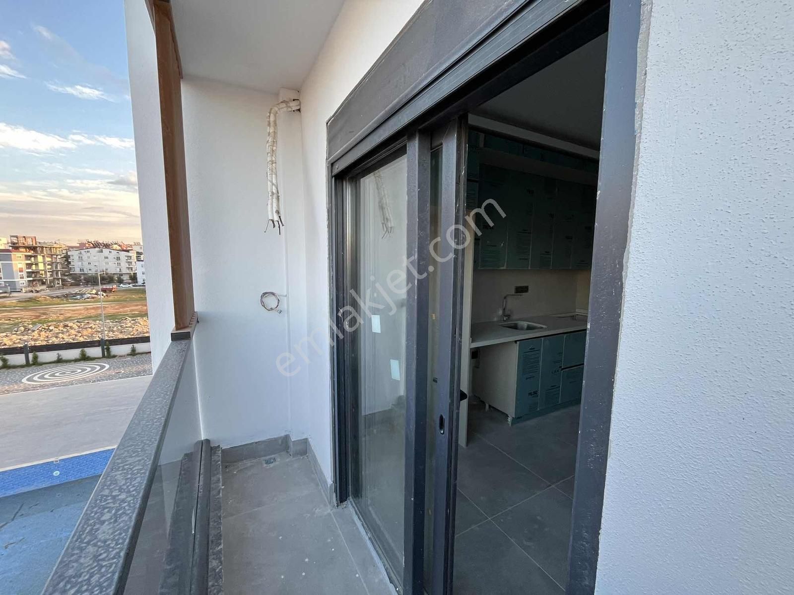 Balo Gayrimenkul'den Acil Döşemealtı Havuzlu Site 2+1 Daire - Görsel 13