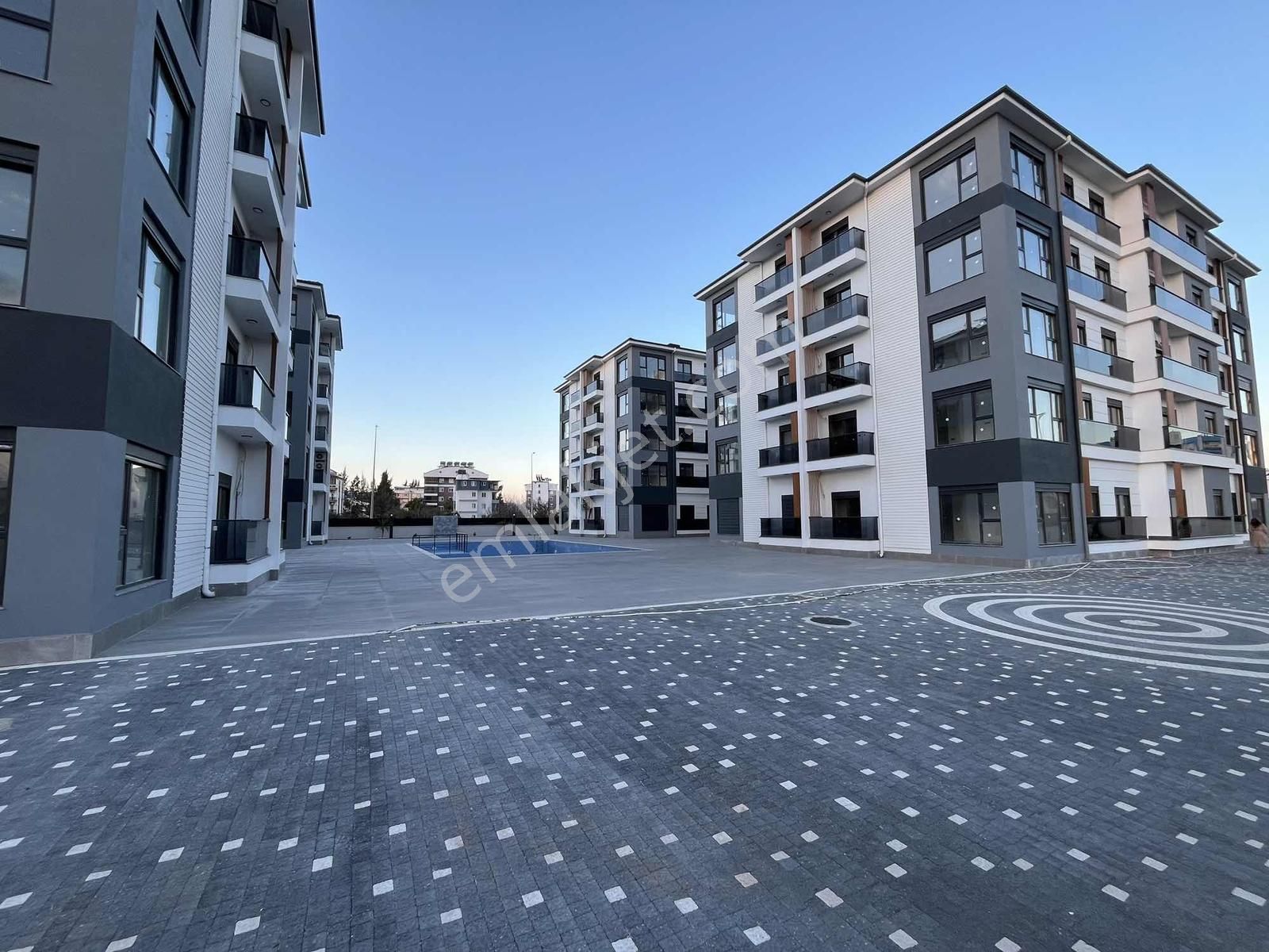 Balo Gayrimenkul'den Acil Döşemealtı Havuzlu Site 2+1 Daire - Görsel 5