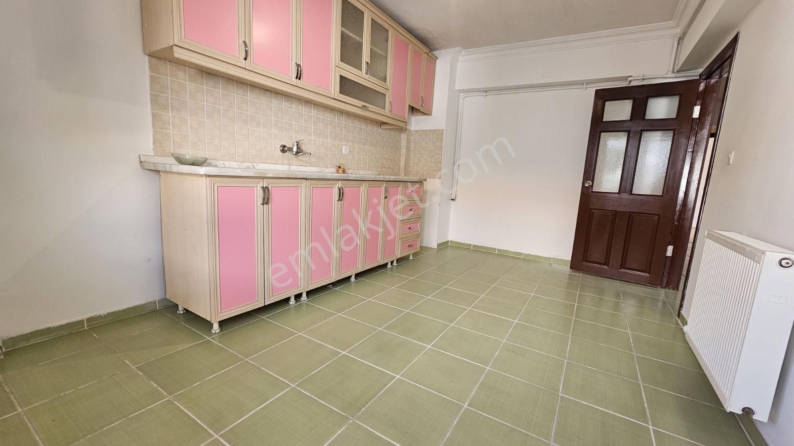 İstasyon Cadde Yanı Katta 3+1 Temiz Kiralık Daire - Görsel 17