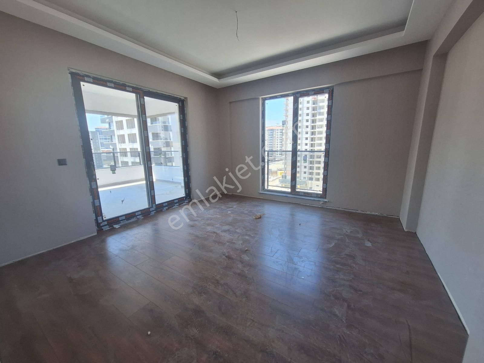 Yuva Mahallesinde Satılık Ferah Lüks 4+1 Daire - Görsel 4