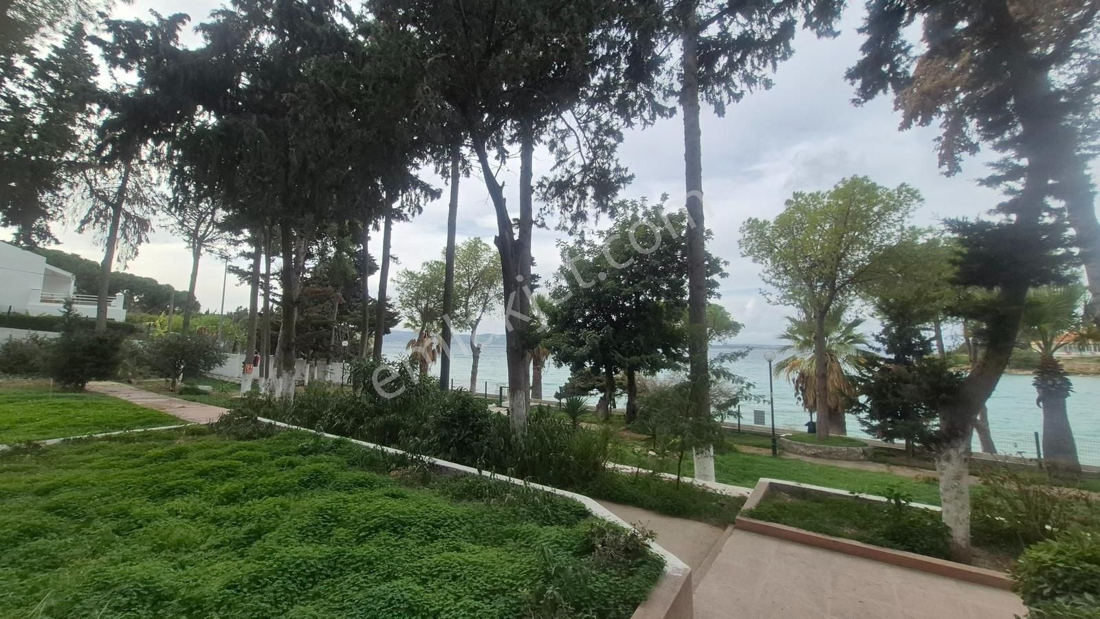 Çeşme Venüs Sitesinde, Denize Sıfır Kiralık 3+1 Villa - Görsel 16