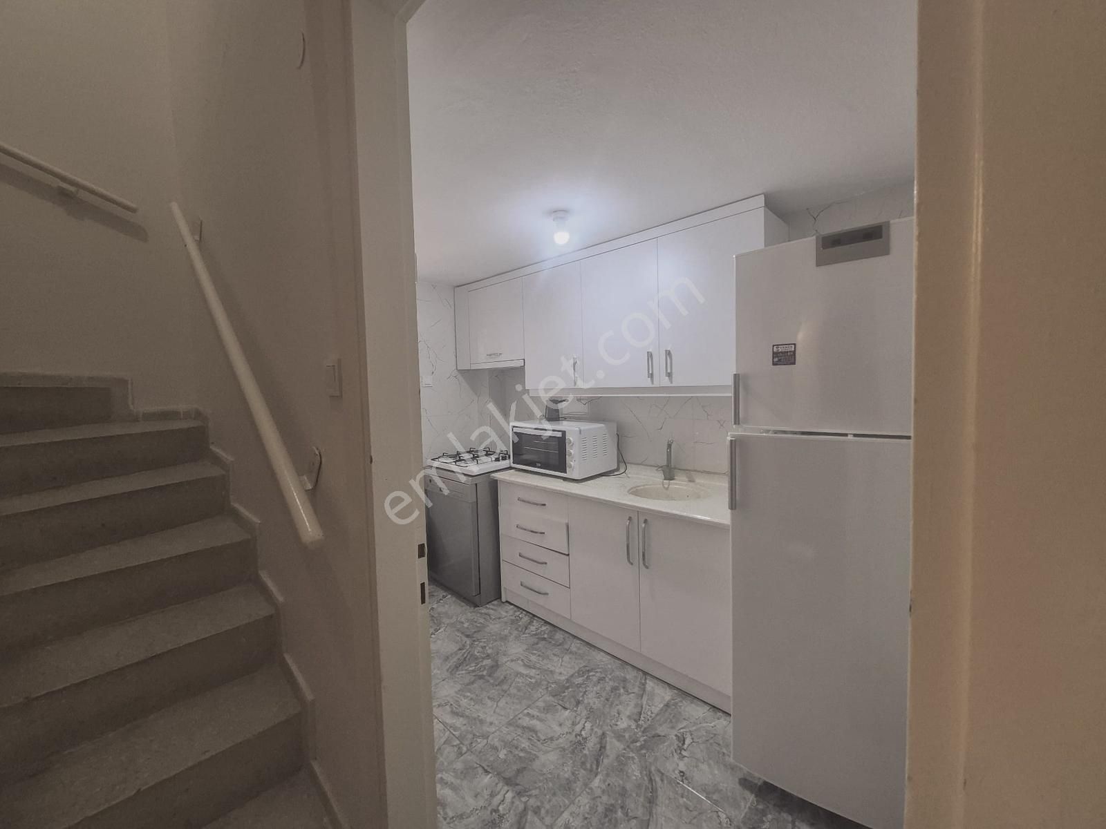 Çeşme Venüs Sitesinde, Denize Sıfır Kiralık 3+1 Villa - Görsel 5