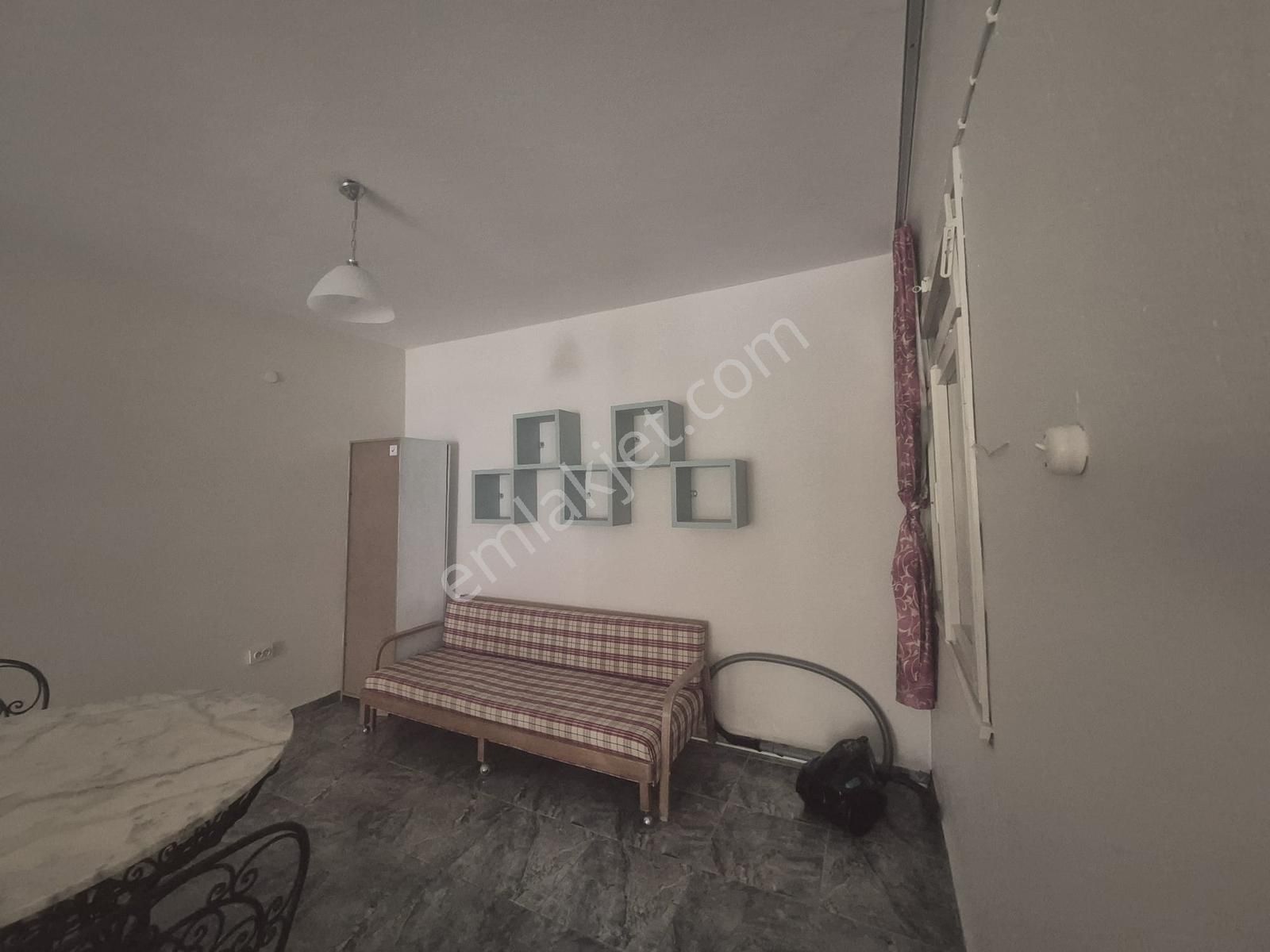 Çeşme Venüs Sitesinde, Denize Sıfır Kiralık 3+1 Villa - Görsel 18