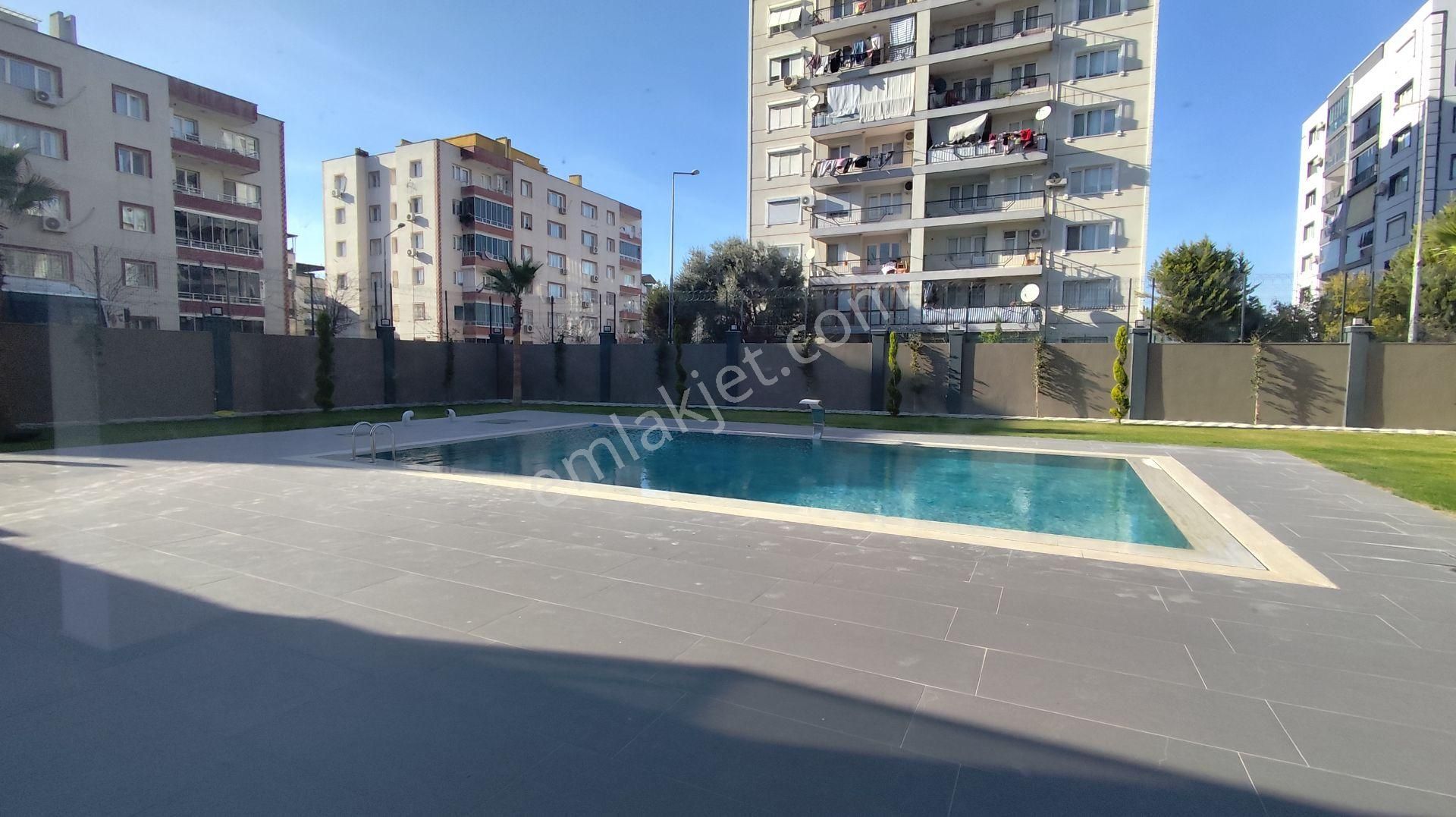 Turyap Buca'dan Satılık 1+1 Havuzlu Site İçinde Lüks Daire