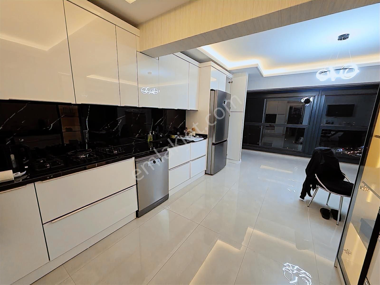 Alaçatı'dan Mecidiye Metro Durağı Yakını 4+1 Yeni Daire - Görsel 21