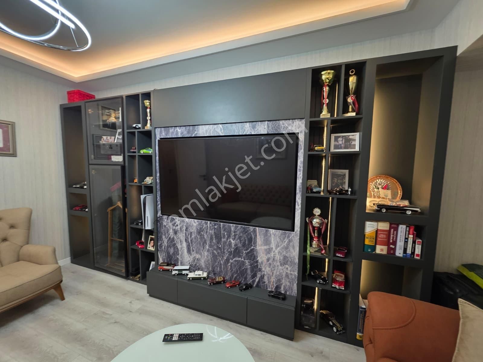 Alaçatı'dan Mecidiye Metro Durağı Yakını 4+1 Yeni Daire - Görsel 2