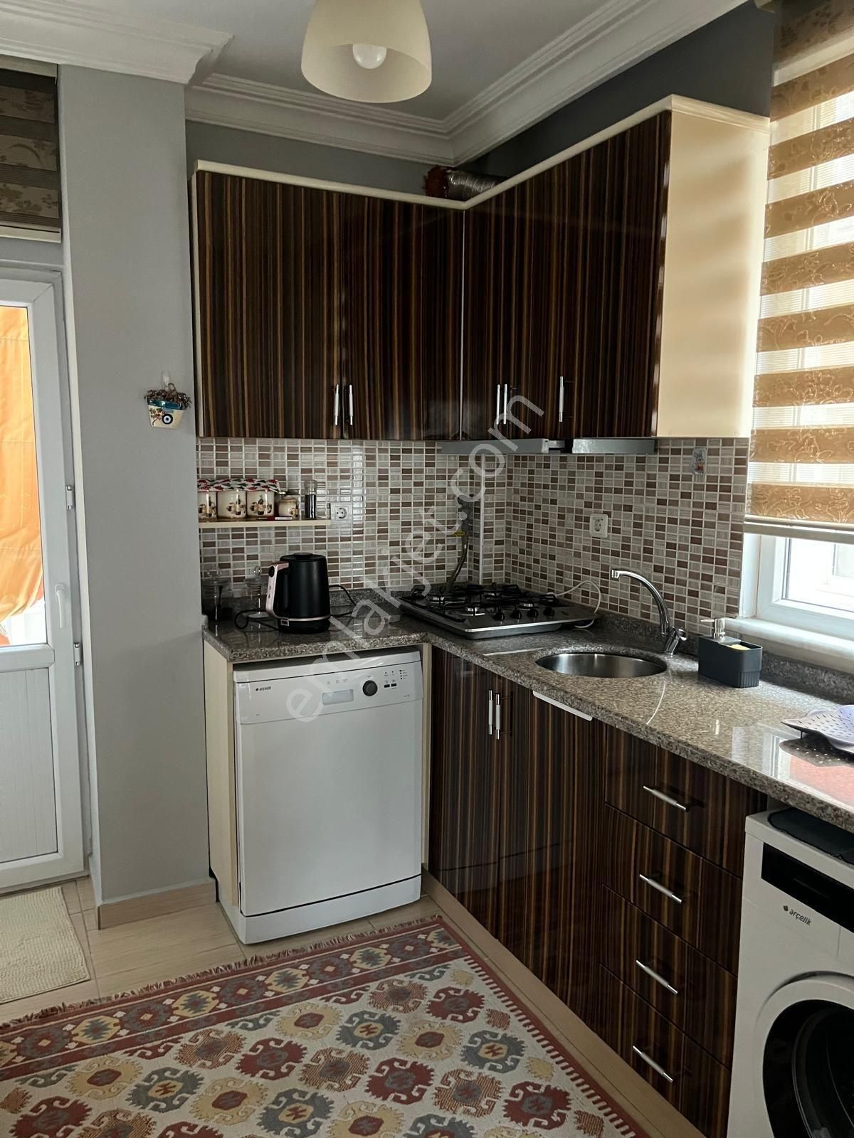 Ümraniye Altınşehir Mahallesi Eşyalı Kiralık Daire Metro Yürüme Mesafesi Asansörr Mevcut