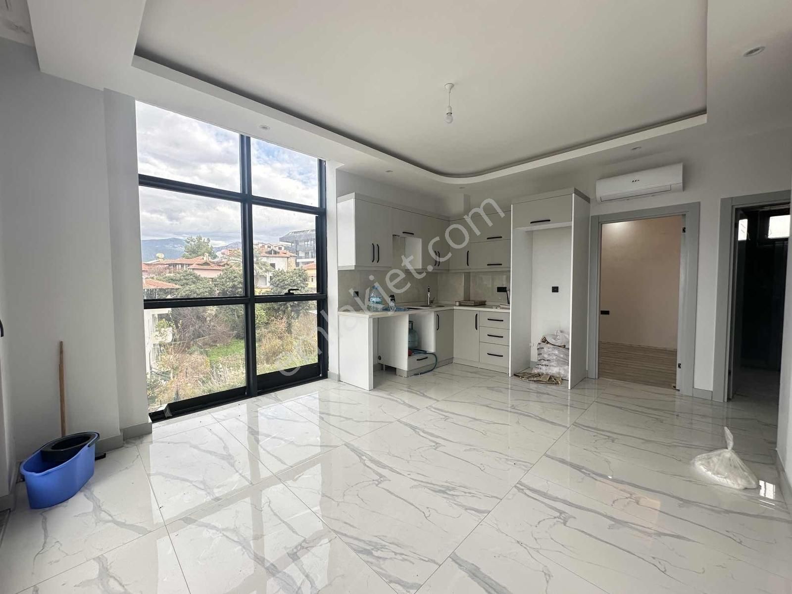 Satılık Deniz Manzaralı 1+1 Geniş Ferah Fırsat Daire - Görsel 4