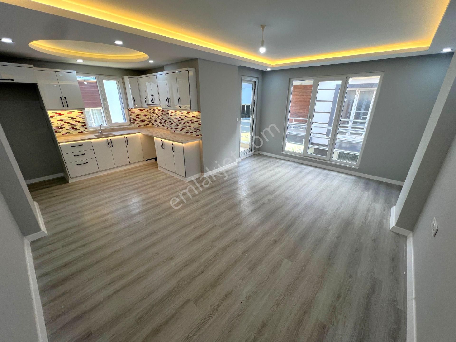 ▄jet'ten Altınkumda Tasarımıyla Göz Kamaştıran Kiralık 2+1 Daire - Görsel 3