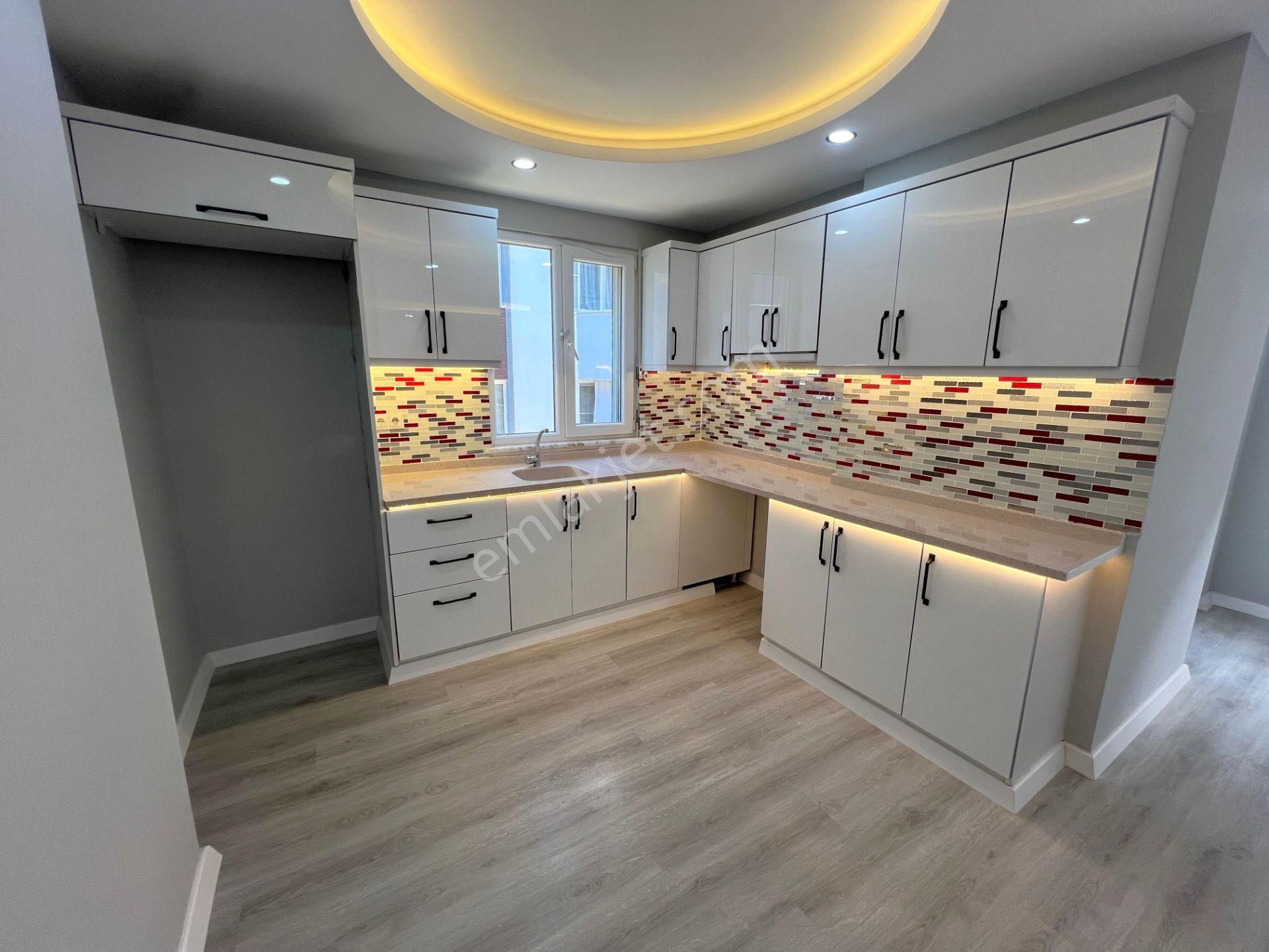 ▄jet'ten Altınkumda Tasarımıyla Göz Kamaştıran Kiralık 2+1 Daire - Görsel 4