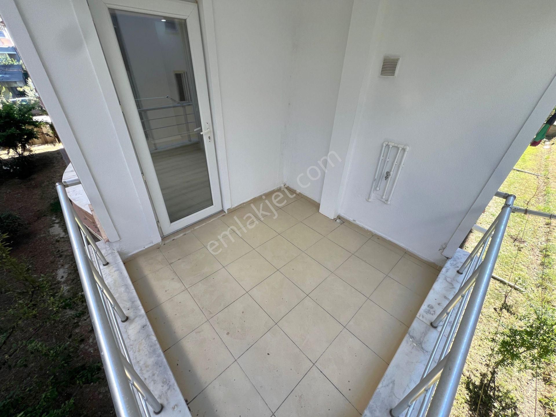 ▄jet'ten Altınkumda Tasarımıyla Göz Kamaştıran Kiralık 2+1 Daire - Görsel 26