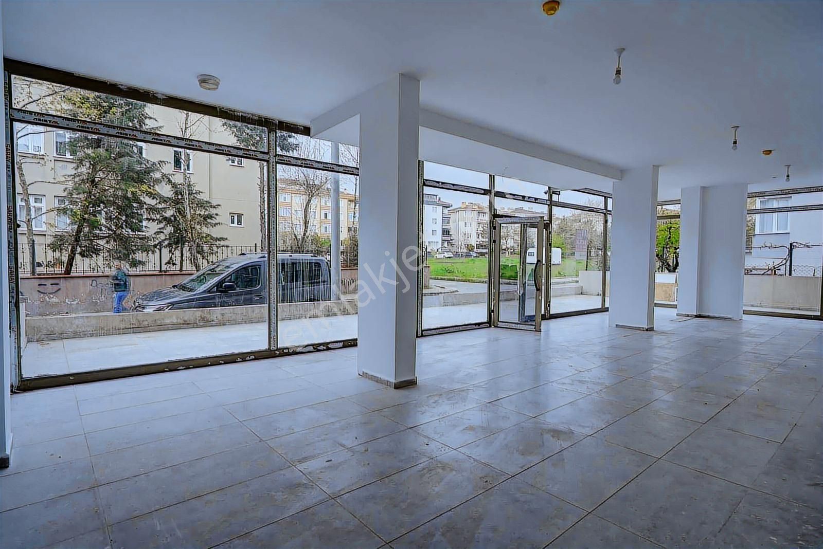 Siteler Mh De Bahçelievler İöo Yanında Kiralık Dükkan - Görsel 4