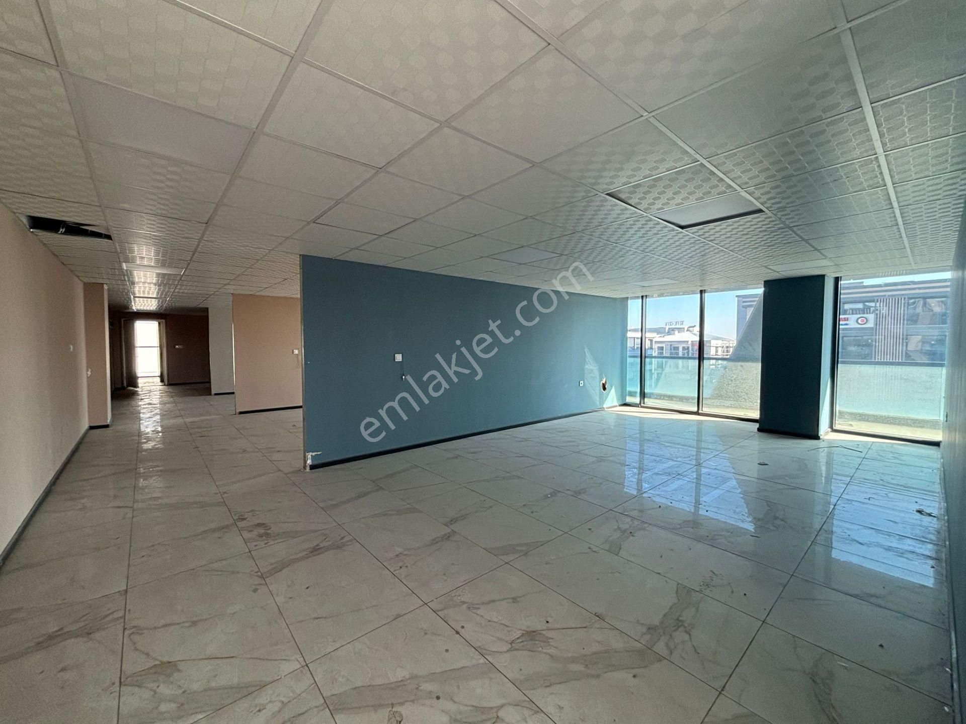 Makro Life'tan Kantar Azel Plazada Satılık Fırsat İşyeri - Görsel 3