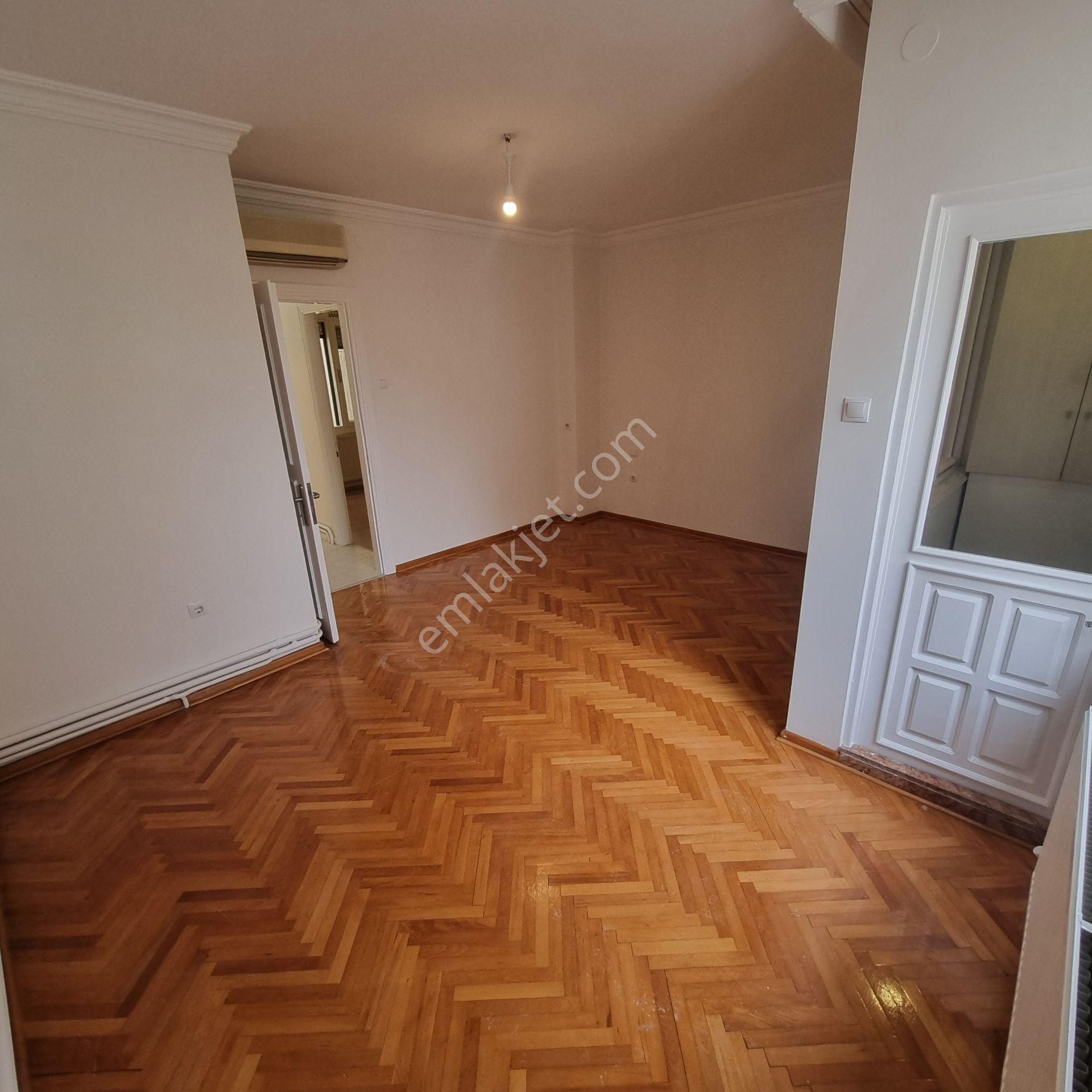 Bostanlı Mahallesi’nde Nezih Muhitte Kiralık 4+1 Geniş Daire - Görsel 14