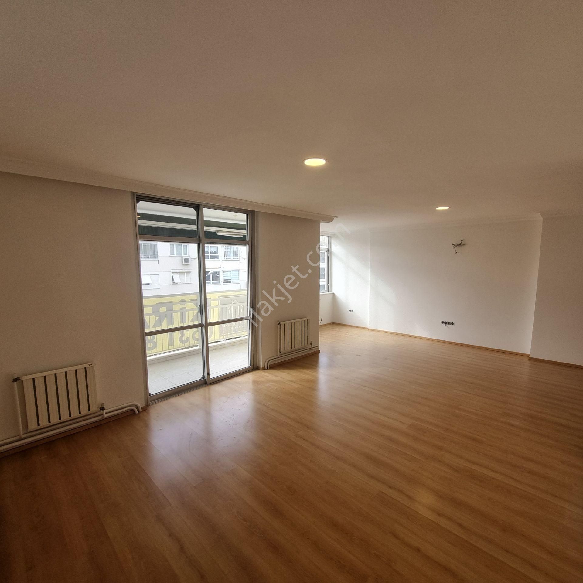 Bostanlı Mahallesi’nde Nezih Muhitte Kiralık 4+1 Geniş Daire - Görsel 4
