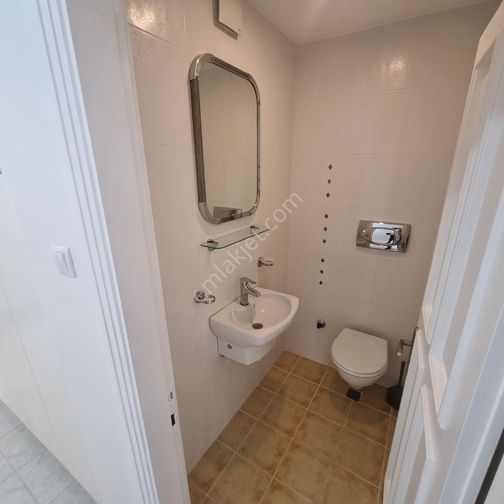Bostanlı Mahallesi’nde Nezih Muhitte Kiralık 4+1 Geniş Daire - Görsel 22