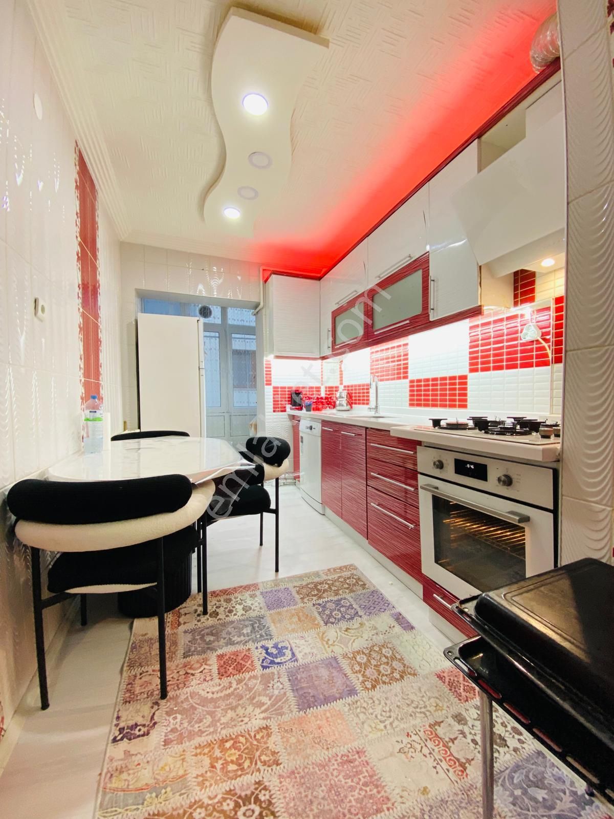 Demirlibahçe'de Plevne Cad. Dibi Katta 3+1 Yapılı Satılık Daire !!! - Görsel 15