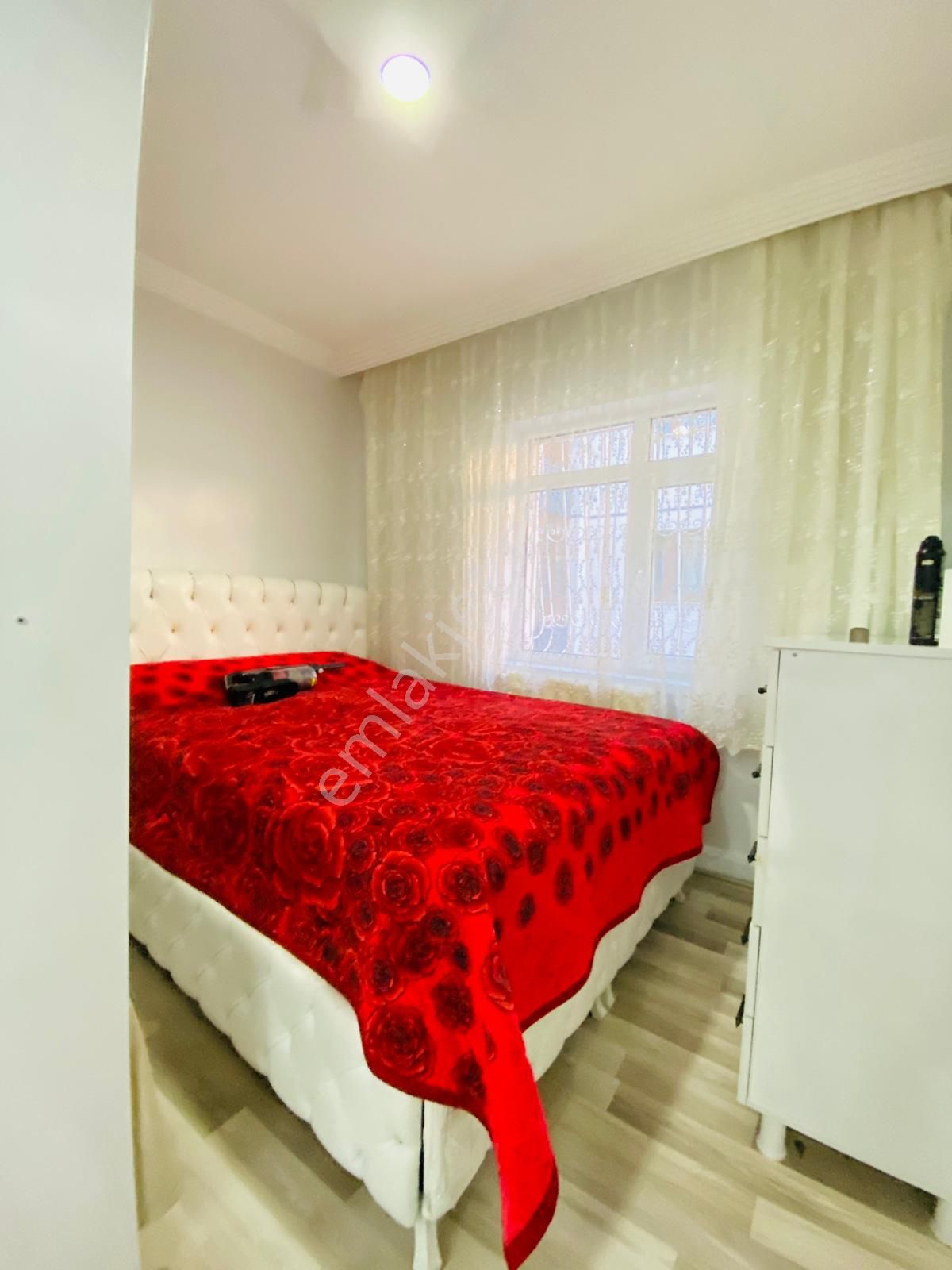 Demirlibahçe'de Plevne Cad. Dibi Katta 3+1 Yapılı Satılık Daire !!! - Görsel 7