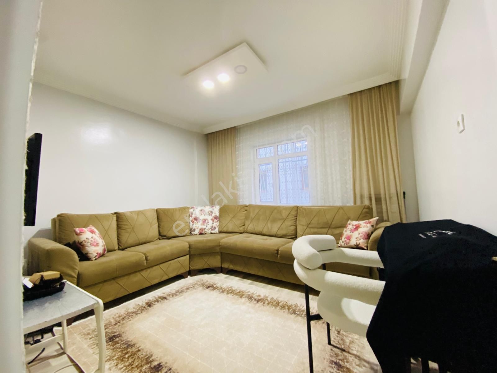 Demirlibahçe'de Plevne Cad. Dibi Katta 3+1 Yapılı Satılık Daire !!! - Görsel 11