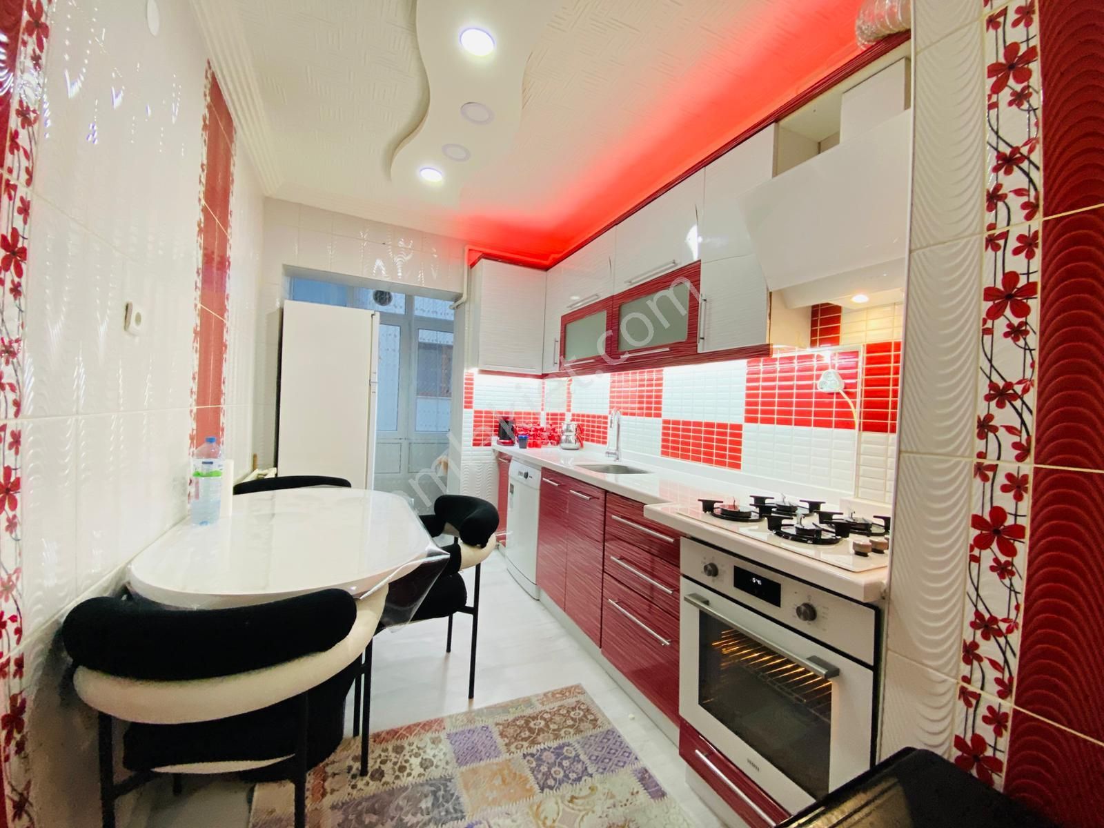 Demirlibahçe'de Plevne Cad. Dibi Katta 3+1 Yapılı Satılık Daire !!! - Görsel 14