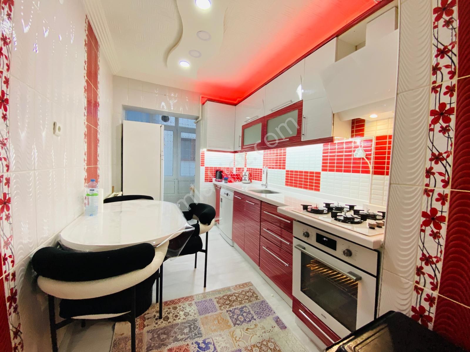 Demirlibahçe'de Plevne Cad. Dibi Katta 3+1 Yapılı Satılık Daire !!! - Görsel 13