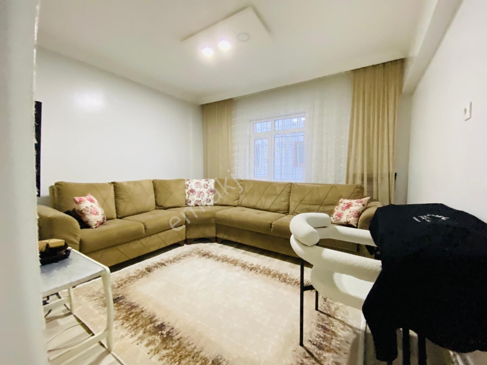 Demirlibahçe'de Plevne Cad. Dibi Katta 3+1 Yapılı Satılık Daire !!! - Görsel 9