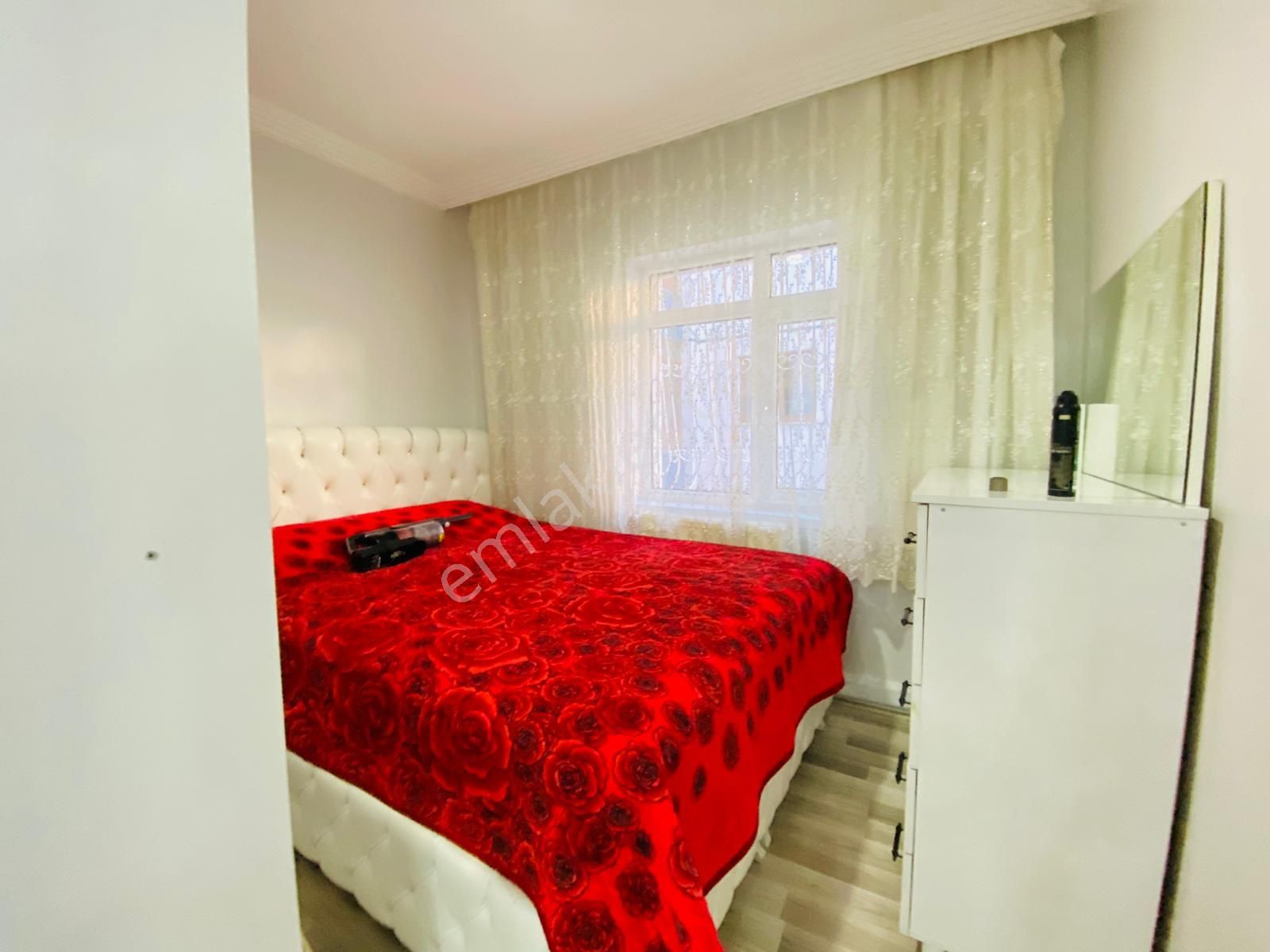 Demirlibahçe'de Plevne Cad. Dibi Katta 3+1 Yapılı Satılık Daire !!! - Görsel 6