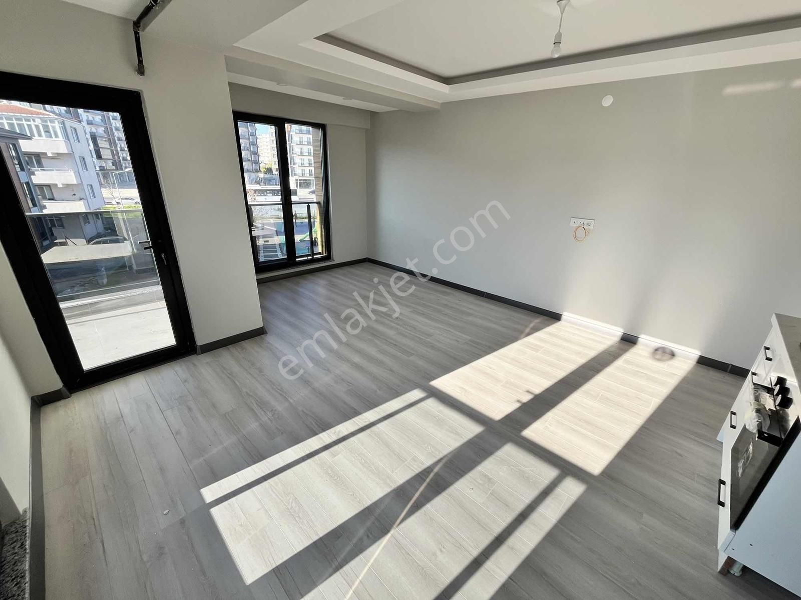 Tuğradan Kervancı Civarında Sıfır 1+1 Satılık Daireler - Görsel 8