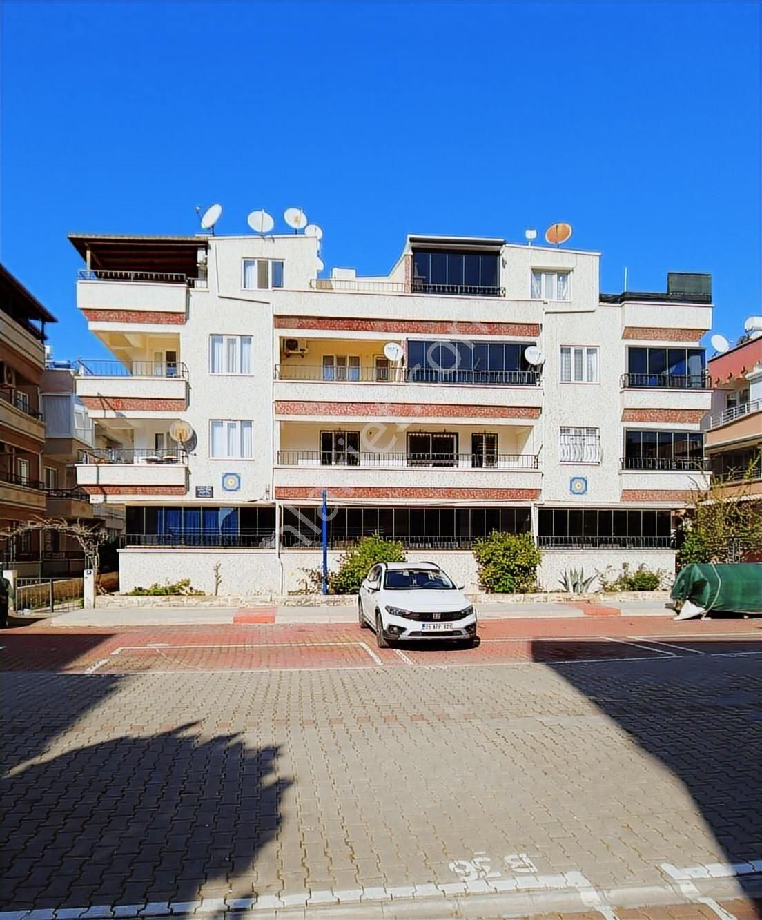 Mükemmel Lokasyonda Ön Cephe Çok Ferah 3+1 Arakat Daire - Görsel 2