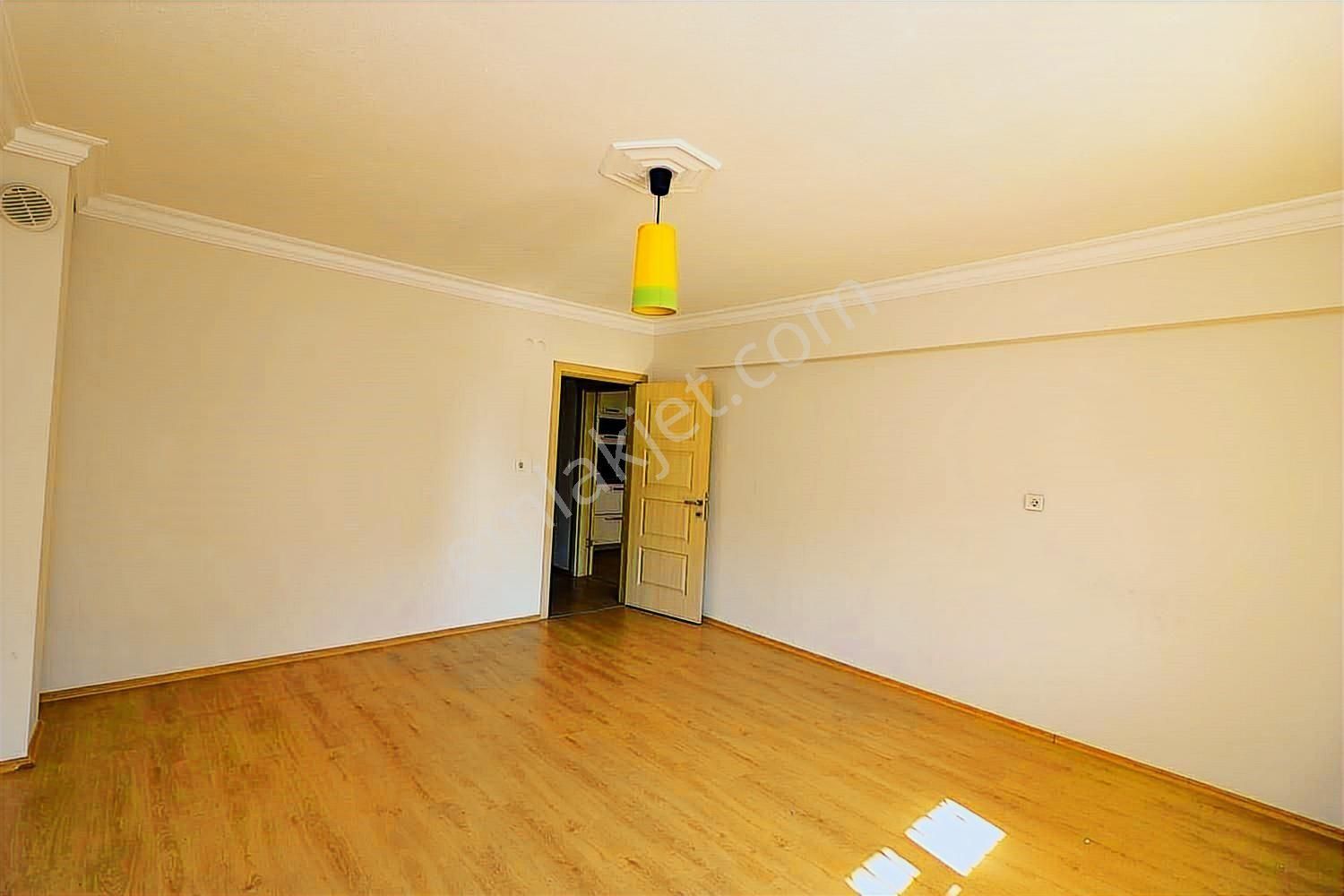 Mükemmel Lokasyonda Ön Cephe Çok Ferah 3+1 Arakat Daire - Görsel 11