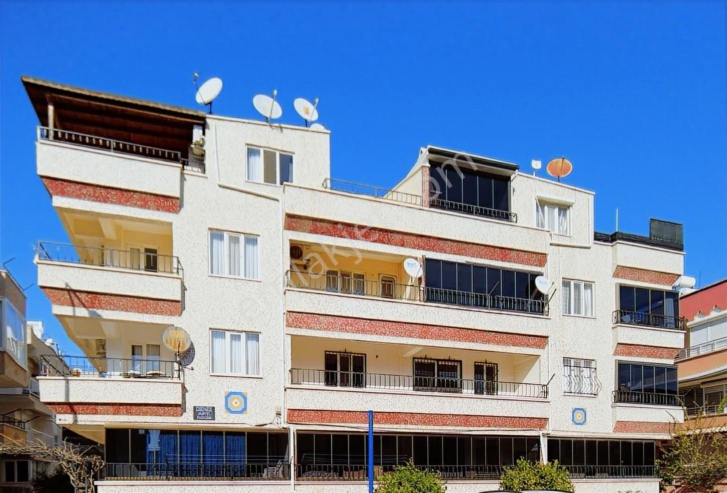 Mükemmel Lokasyonda Ön Cephe Çok Ferah 3+1 Arakat Daire - Görsel 3